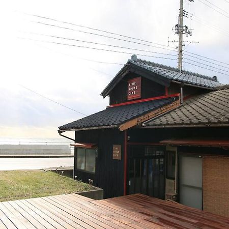 佐渡 ビーチまで0分 1客のみ オーシャンビュー Beach Side House ウッドデッキ 佐渡市 エクステリア 写真